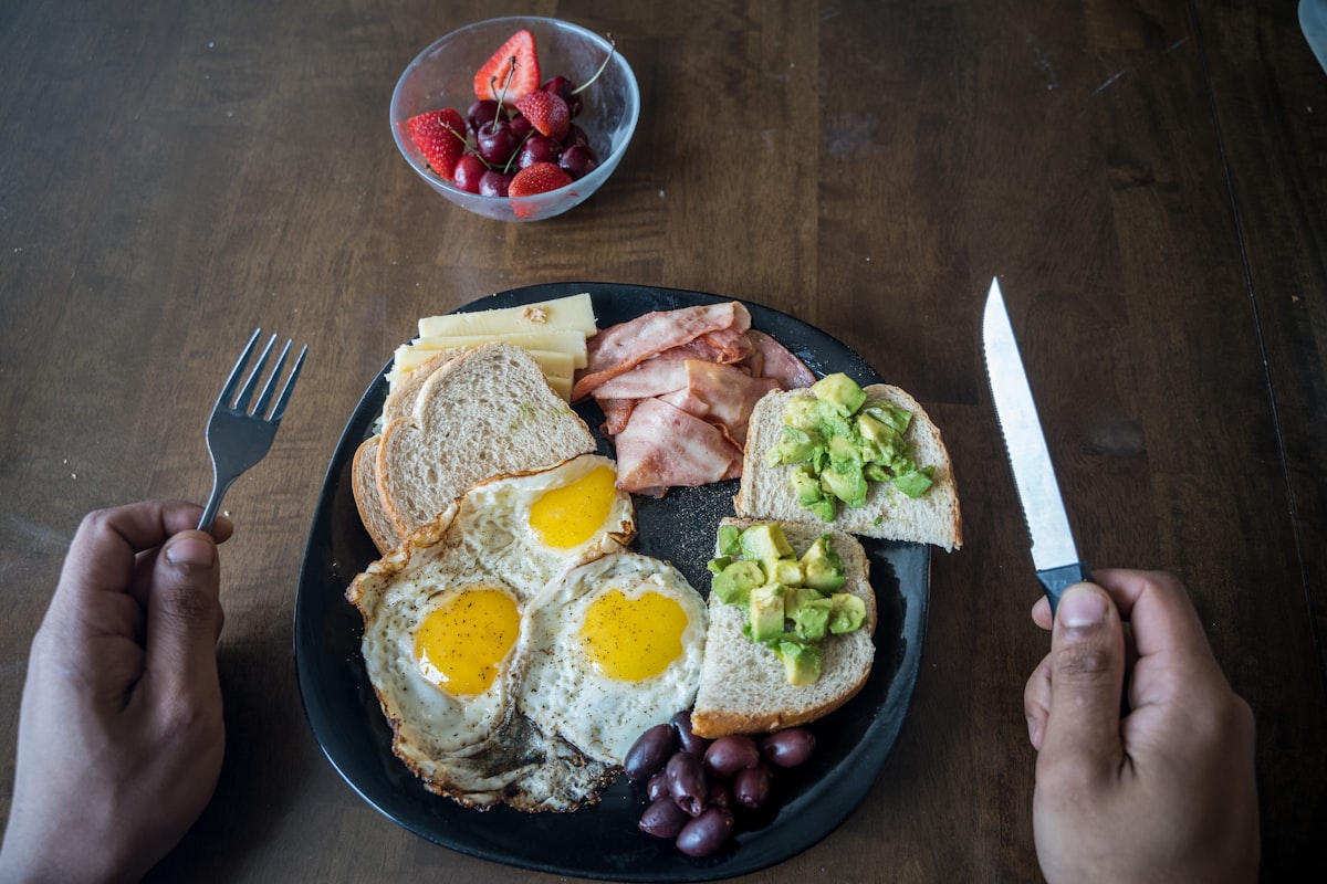 Protein timing and mood stability